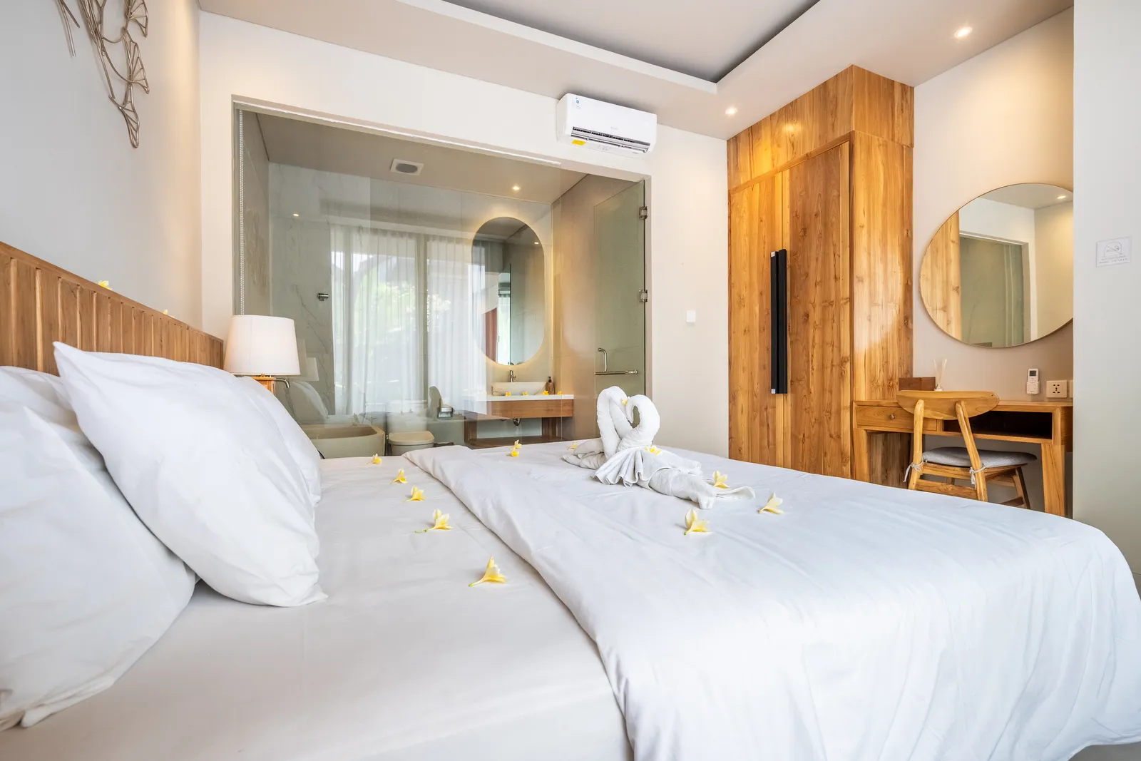 Contemporary Balinese Haven 3 Bedroom Private Villa in Canggu